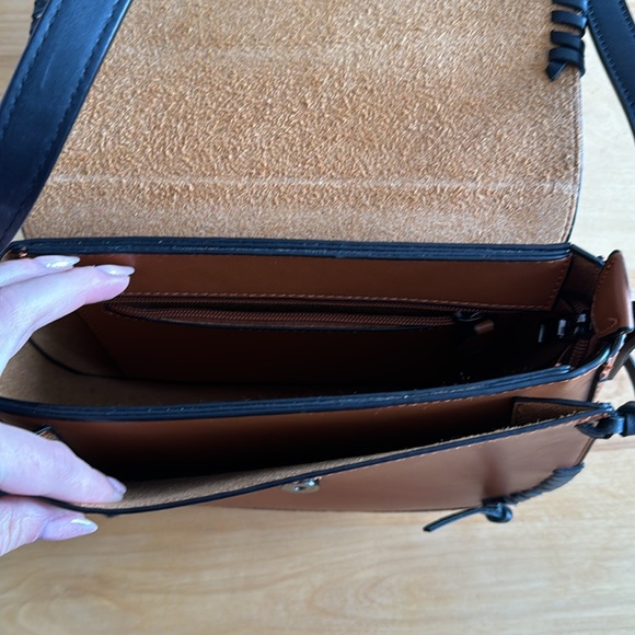 Cross body bag - Picture 3 of 5